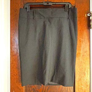Express Design Studio Editor Fit Black & White Pinstripe Pencil Skirt Size 8